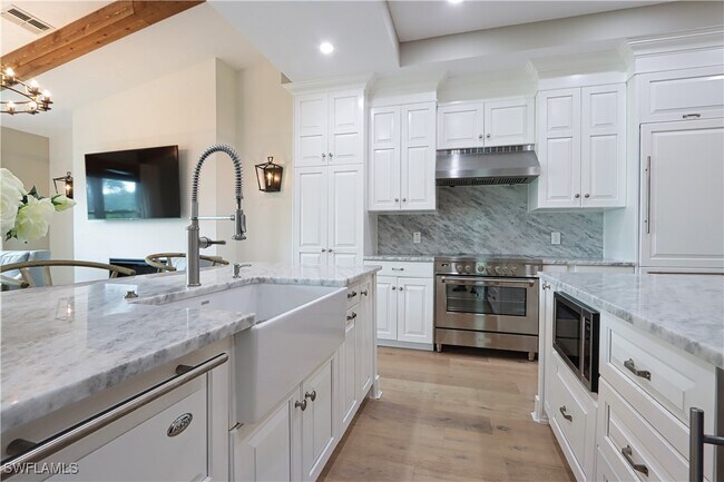 Building Photo - 1310 Charleston Square Dr