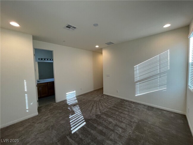 Building Photo - 11747 Emerald Lk Ave