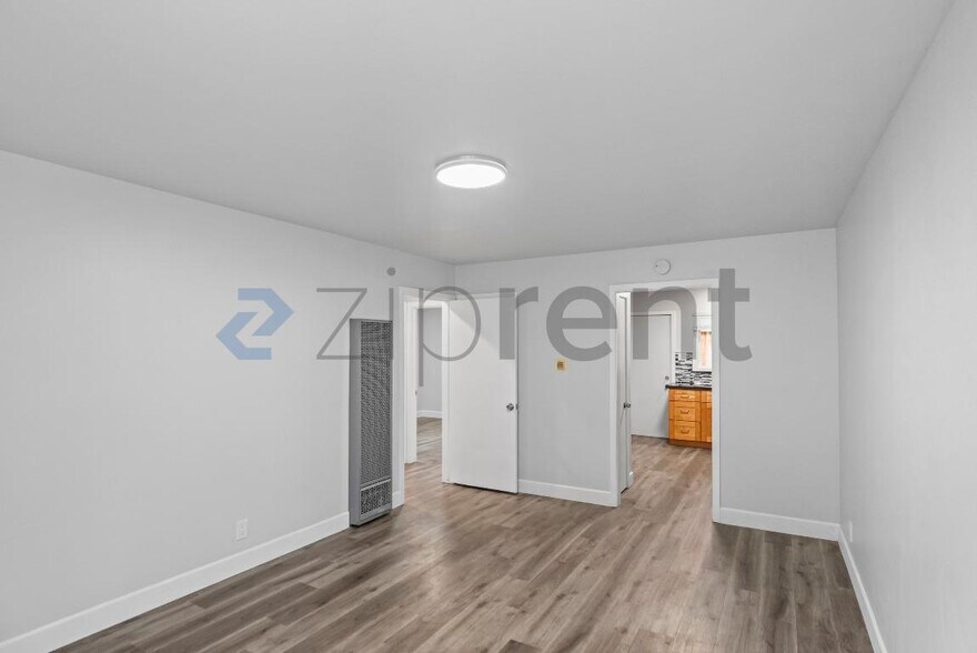 Building Photo - 122 Asbury St