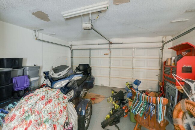 Building Photo - 3086 Bluebrook Dr