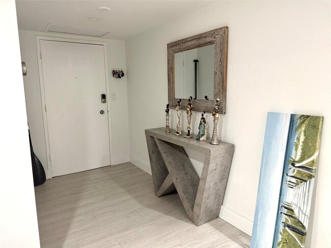 Building Photo - 3550 Galt Ocean Dr