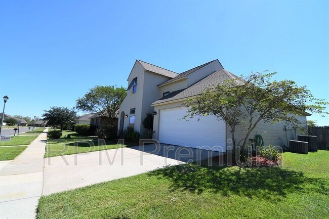 Building Photo - 2582 Boudreaux Ave