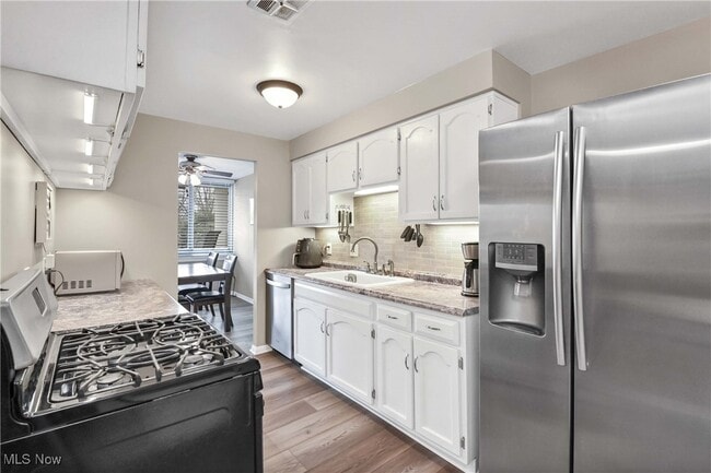 Building Photo - 12900 Lake Ave