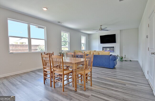 Building Photo - 8077 Rudder Cir