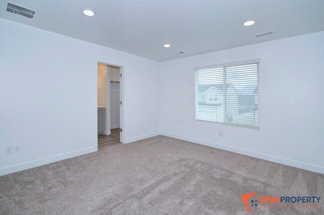 Building Photo - 763 N 3860 W