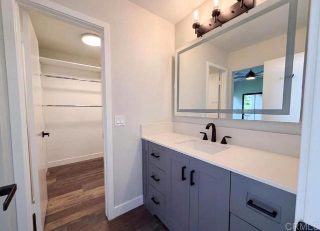 Building Photo - 3625 Avocado Village Ct