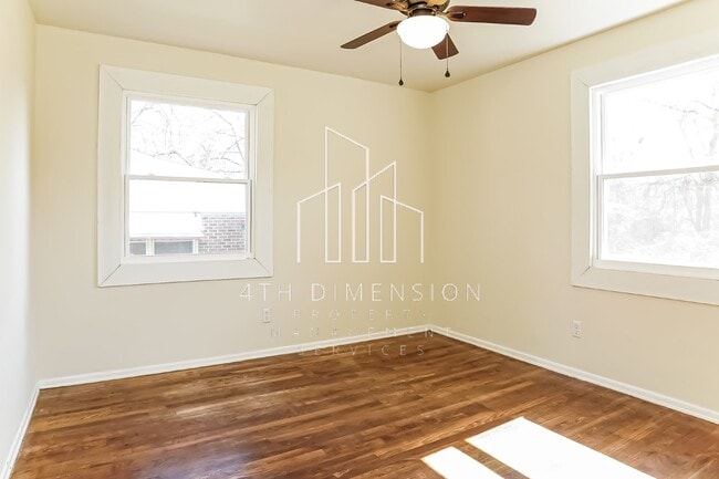 Building Photo - Charming 3 Bedroom Rental Home with Spacio...