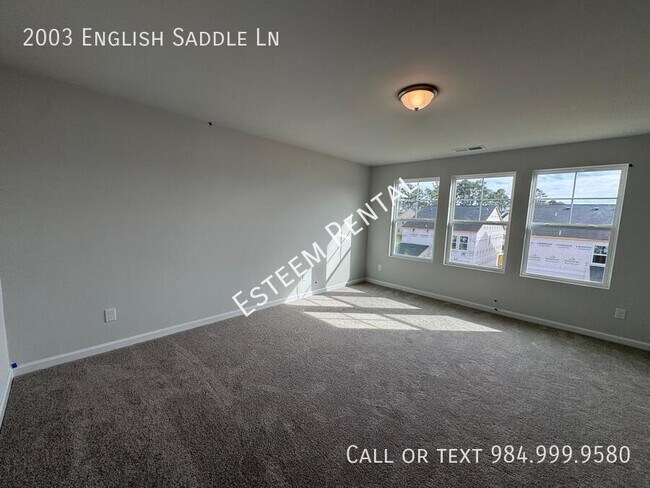 Building Photo - 2003 English Saddle Ln