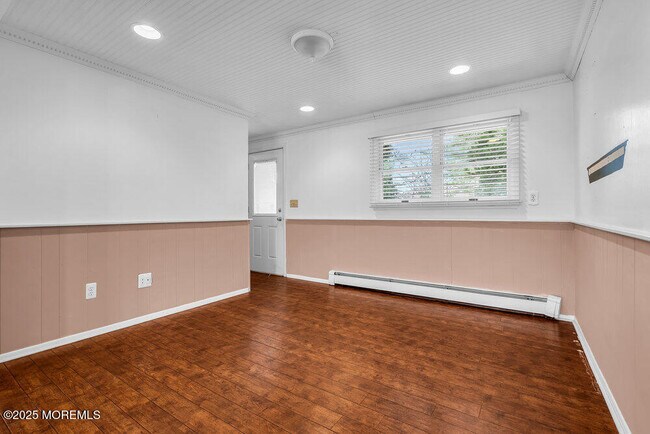 Building Photo - 918 Charles Dr