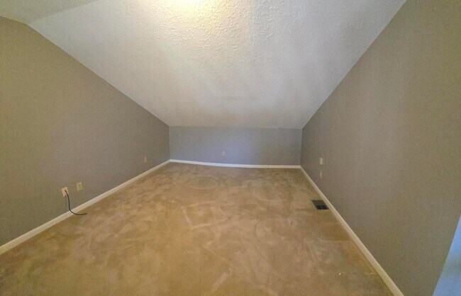 Building Photo - 3929 Balsam Dr