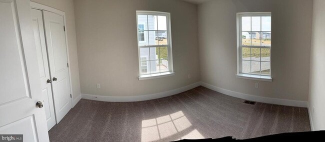 Building Photo - 7746 Meander Ct S