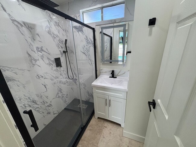 Building Photo - Single-Story 3-Bedroom Pool Home with RV P...