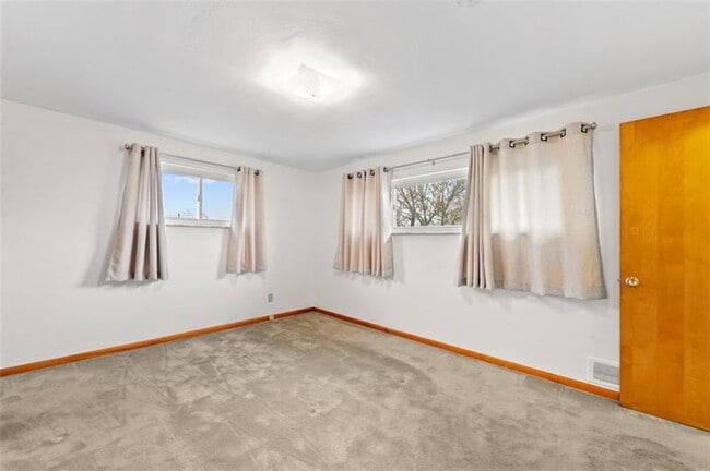 Building Photo - 4813 Sandy Dr