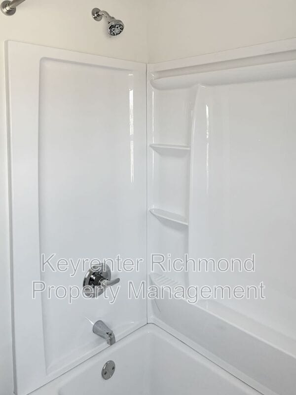 Building Photo - 518 E Read St