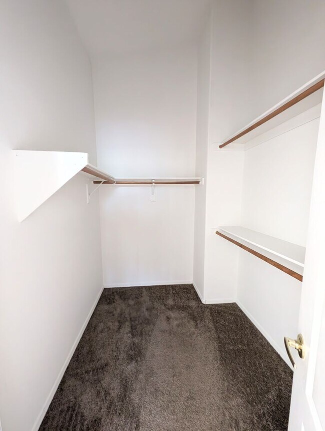 Building Photo - AVAILABLE NOW - GREAT CHANDLER LOCATION!!!