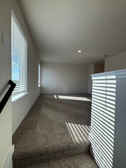 Building Photo - 3303 Sweetwater Way