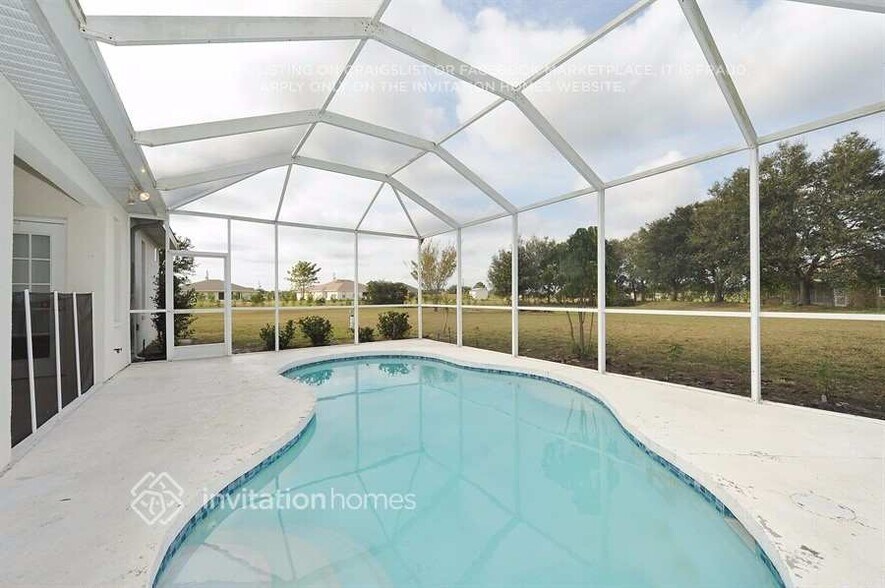 Building Photo - 2169 Palm Ct