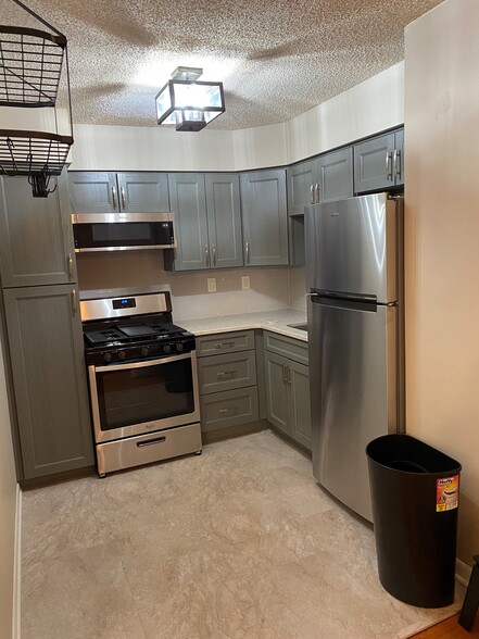 Upgraded Kitchen with Stainless Steel Appliances - 3927 Lankenau Ave