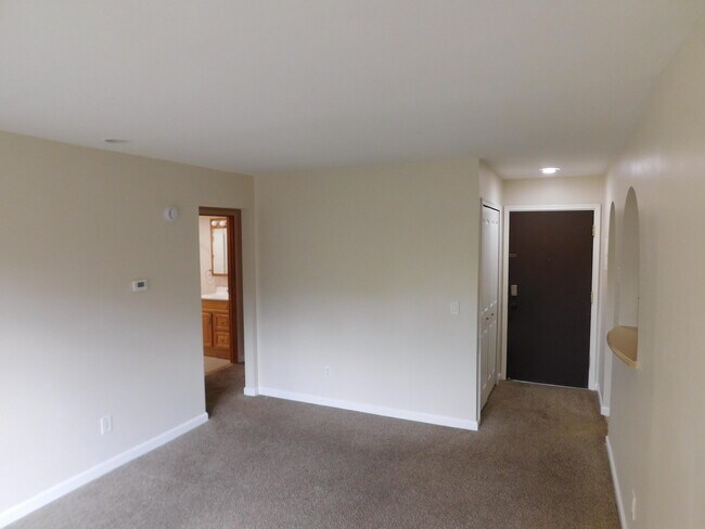 Building Photo - 32005 W 12 Mile Rd