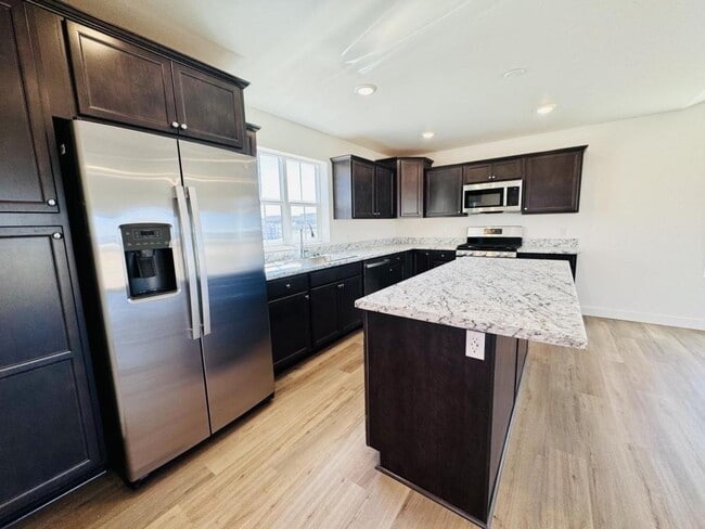 Building Photo - 208 Kinross Ct