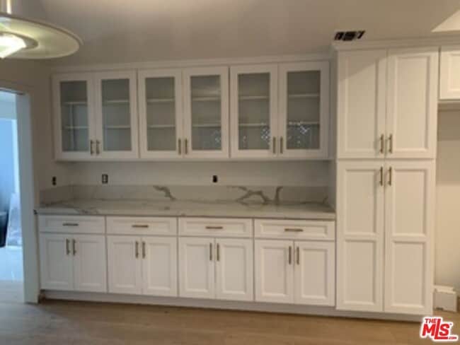 Building Photo - 370 S Elm Dr