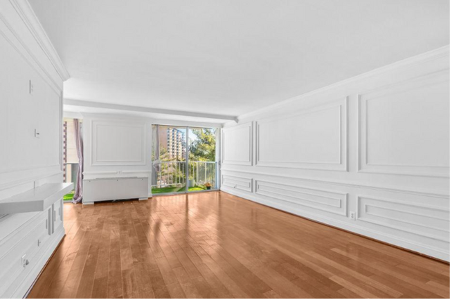 Building Photo - Modern 2BR/2.5BA Two-Level Condo in The Fountains