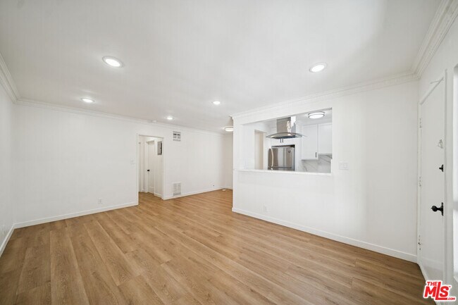 Building Photo - 1206 Hayworth Ave