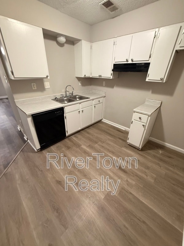 Building Photo - 3552 Christine Rd