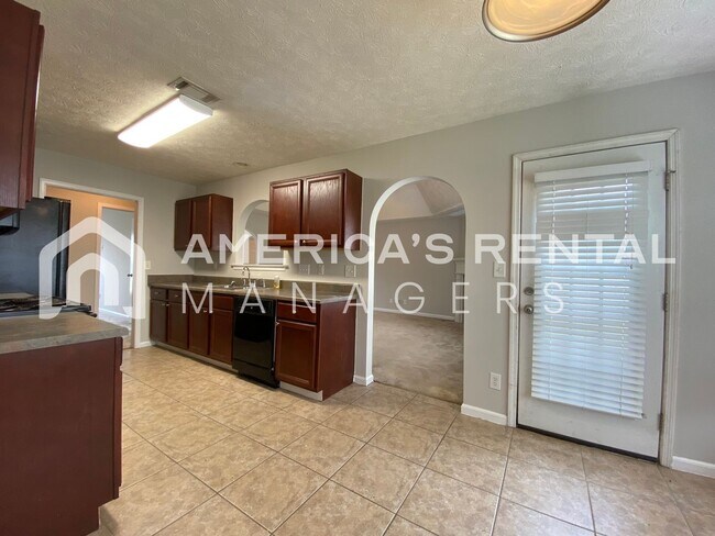 Building Photo - Home for Rent in Montgomery with Fenced in Backyard!!! New LVP Flooring! View with 48 Hours Notic...