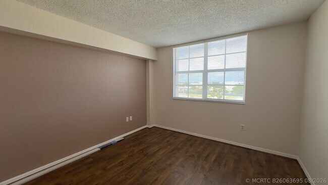Building Photo - 1801 N Flagler Dr