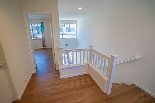 Building Photo - 2-Bedroom Townhome in Valencia's Cheyenne ...