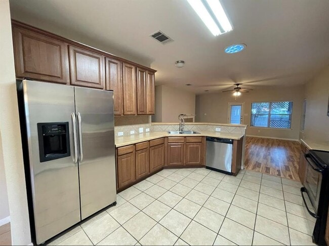 Building Photo - 1118 Boxwood Loop