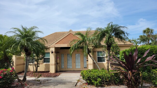 Building Photo - Annual UNfurnished renovated 2/2 villa in ...