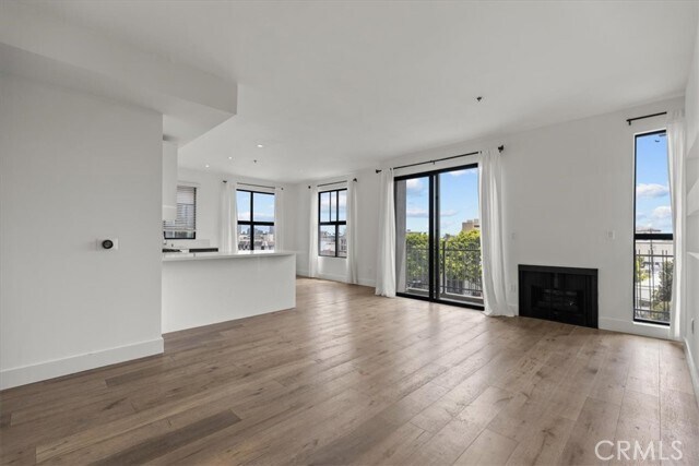 Building Photo - 8811 Burton Way