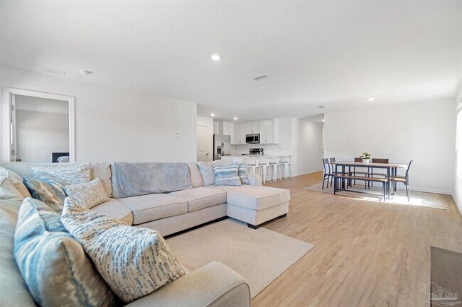 Building Photo - 4635 Carlstrom Ln