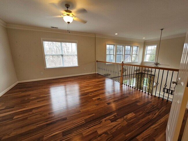 Building Photo - New Listing in Apex!