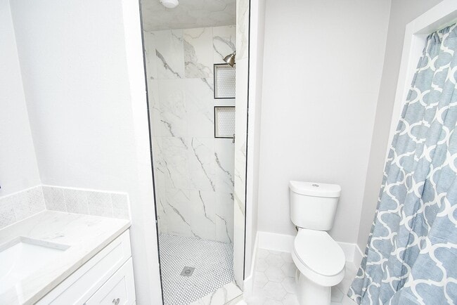 Building Photo - 7618 Highmeadow Dr