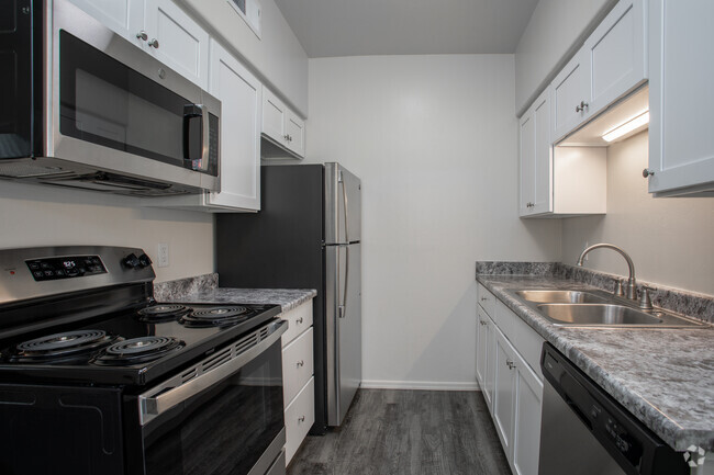 1BR, 1BA - 604 SF - Hedrick Flats