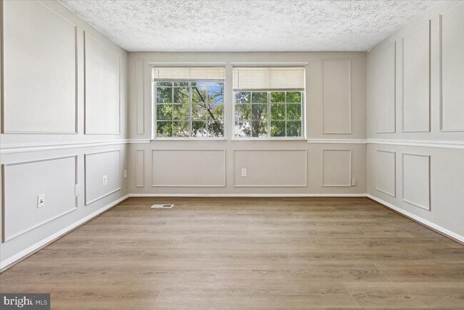 Building Photo - 5913 Spruce Run Ct