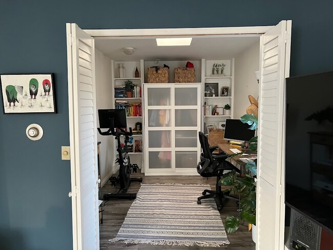 Den/Office - 2624 5th St