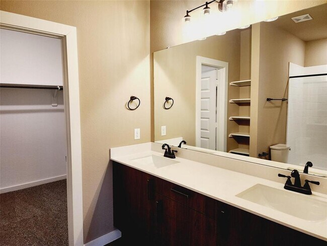 Building Photo - 9836 Grosbeak Ln