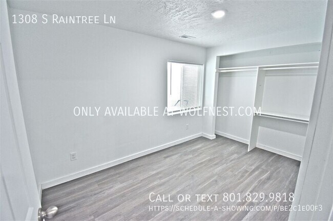 Building Photo - 1308 S Raintree Ln