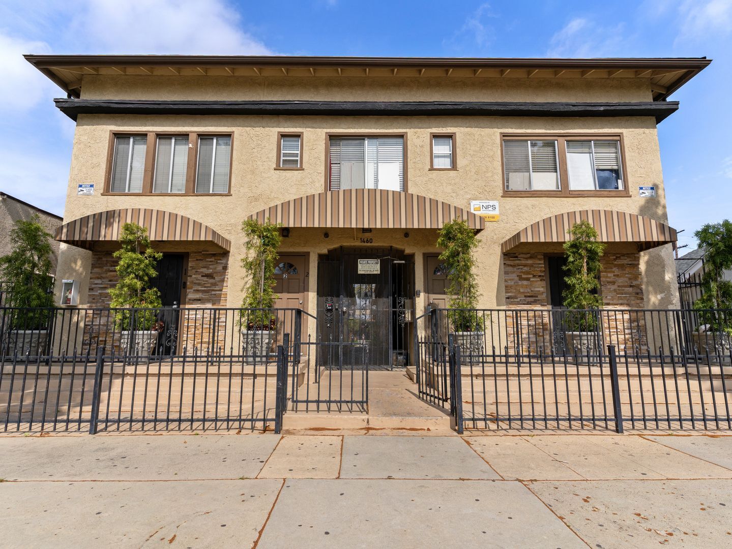 Building Photo - 1460 Gaviota Ave