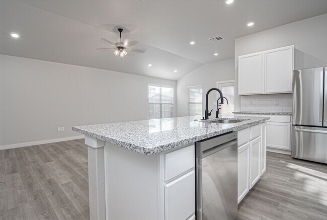 Building Photo - 2405 Copperhead Rd