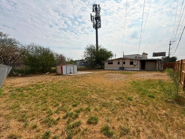 Building Photo - 1202 E San Carlos St