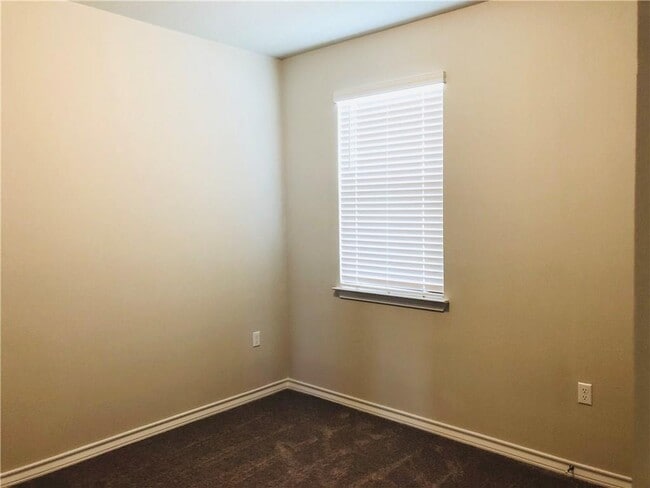 Building Photo - 1611 Adobe Walls Way