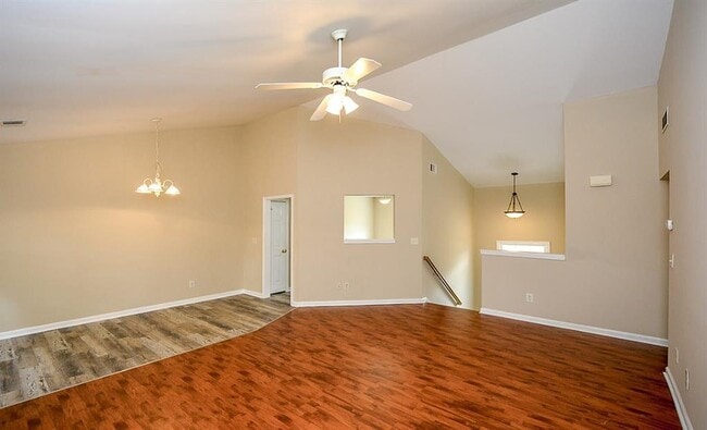 Building Photo - 400 Lynn Katie Ct
