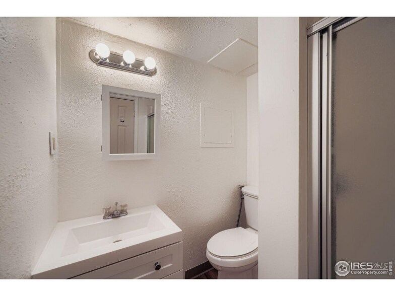 Building Photo - 730 32nd St