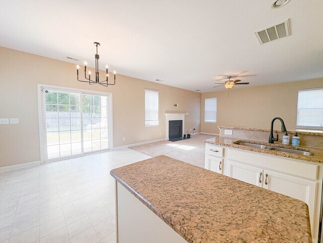 Building Photo - 829 Bellingham Way