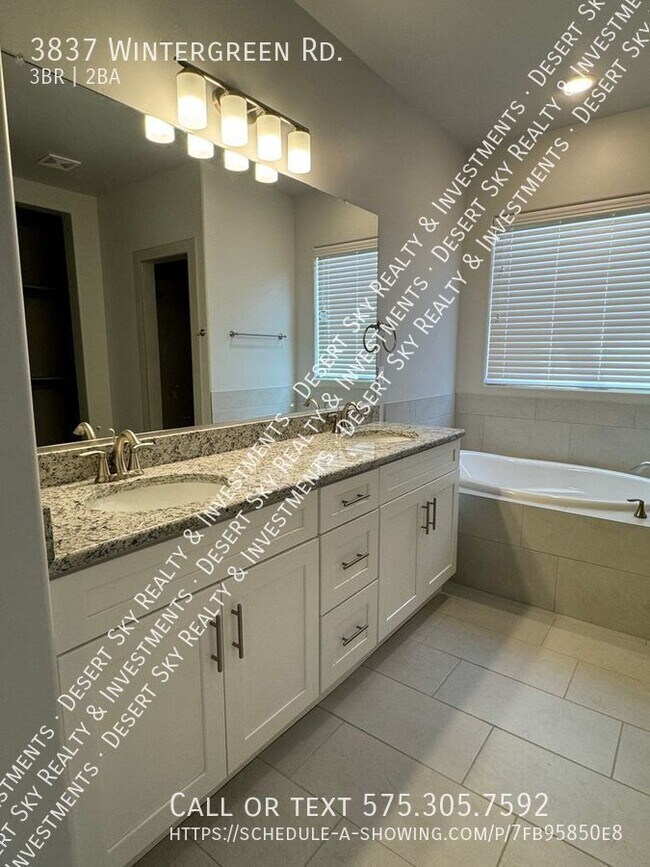 Building Photo - 3837 Wintergreen Rd